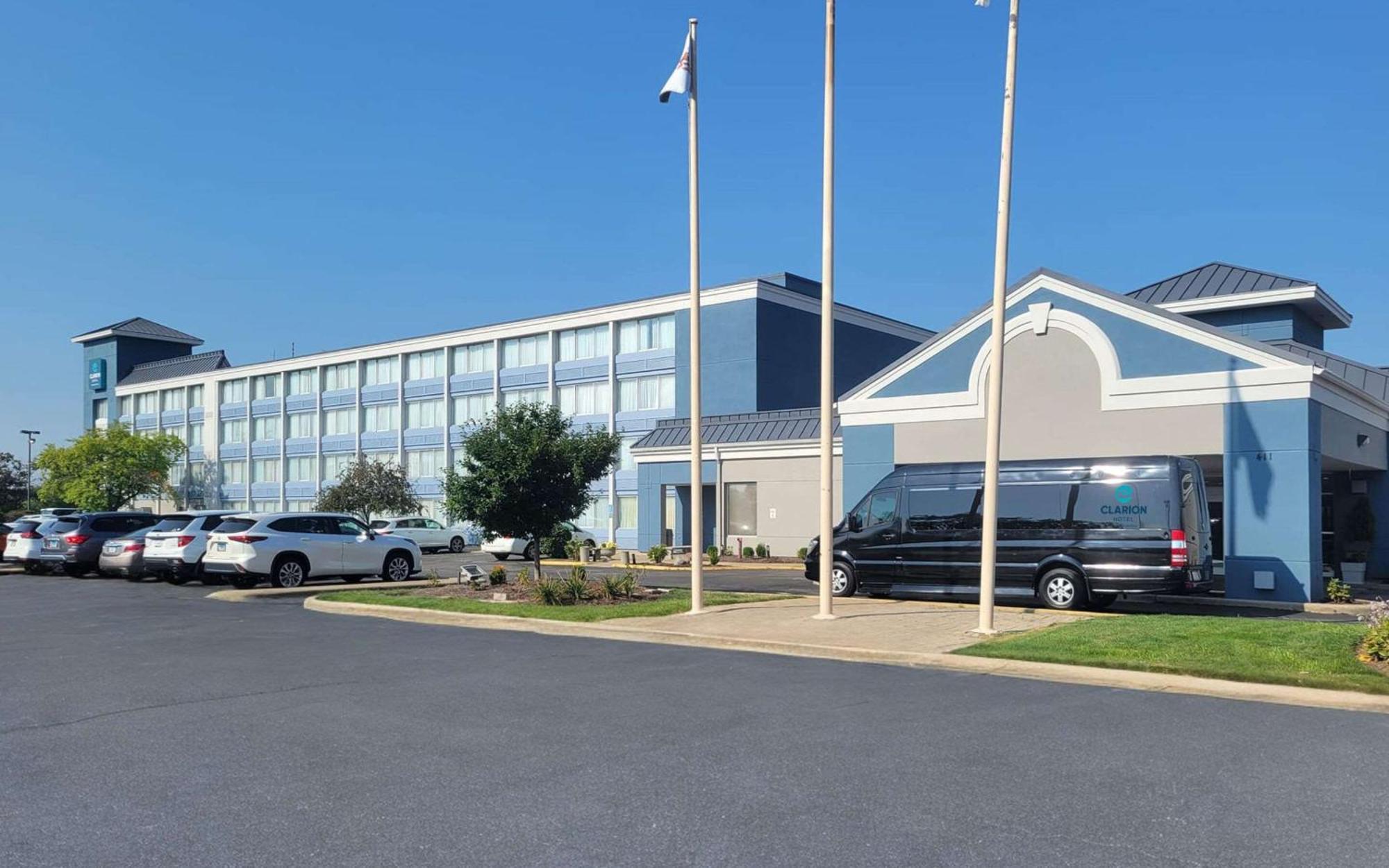 Clarion Hotel & Convention Center Joliet Exterior photo